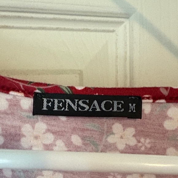 Chic Burgundy Floral Midi Dress - Picture 2 of 3